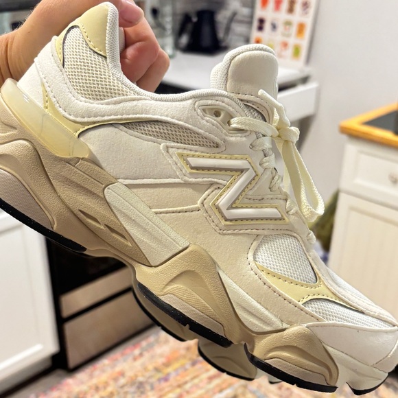 New Balance Women's Cream Sneakers - Picture 2 of 7